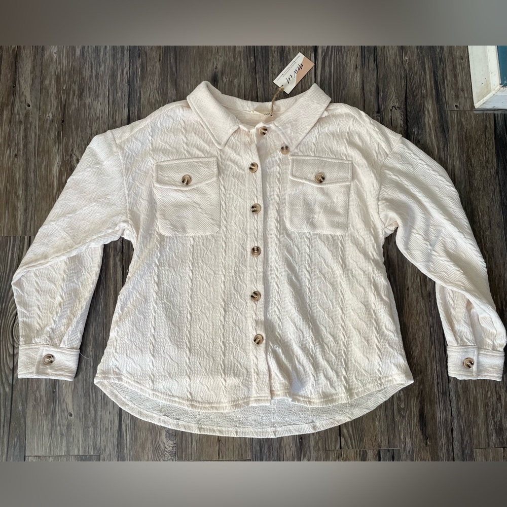 NWT New In Cream Textured Button-Up Shacket – Women’s Large